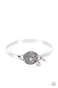 Fleur de Prairie - White Bracelet